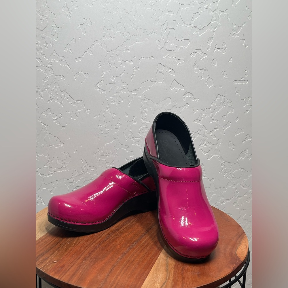 Sanita Pro. Patent Women's Clog in Fuchsia Women's size 39